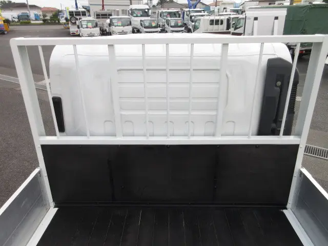 いすゞ エルフ 2RG-NPR88YN(2WD)の写真35