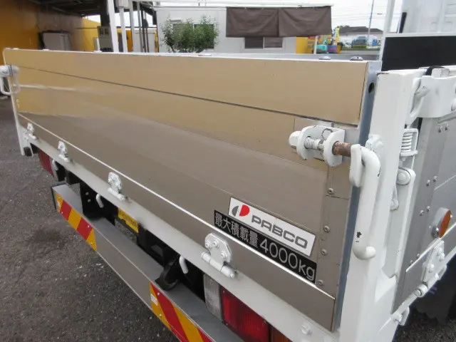 いすゞ エルフ 2RG-NPR88YN(2WD)の写真40