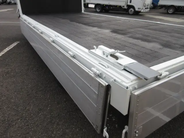 いすゞ エルフ 2RG-NPR88YN(2WD)の写真41