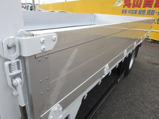 いすゞ エルフ 2RG-NPR88YN(2WD)の写真47
