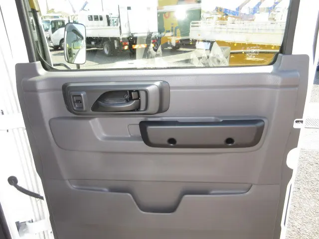 日産 アトラス 3DF-AHR87AF(2WD)の写真26