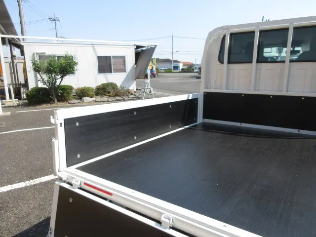 日産 アトラス 3DF-AHR87AF(2WD)の写真9