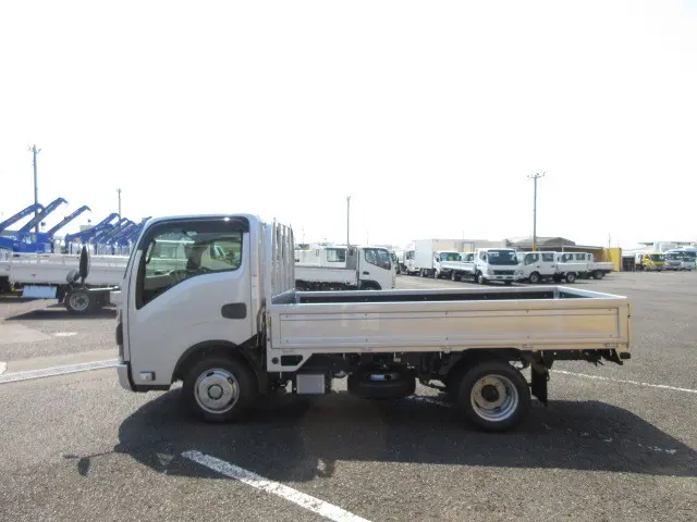 日産 アトラス 3DF-AHR87AF(2WD)の写真5