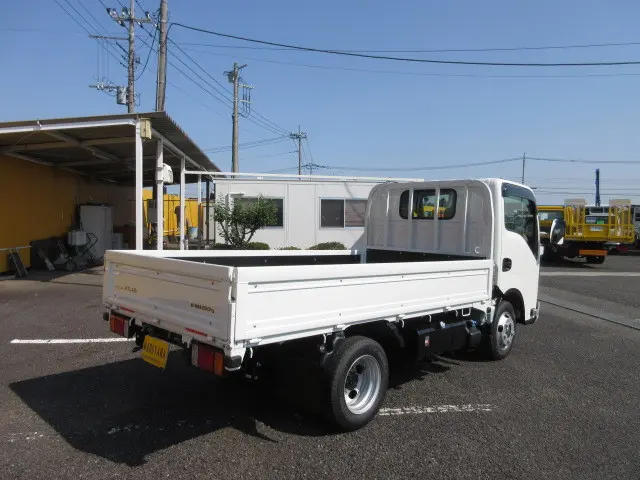 日産 アトラス 3DF-AHR87AF(2WD)の写真4