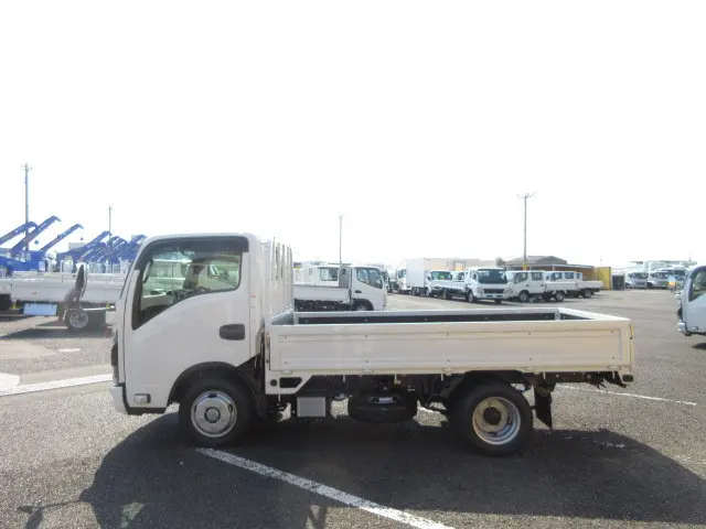 日産 アトラス 3DF-AHR87AF(2WD)の写真5
