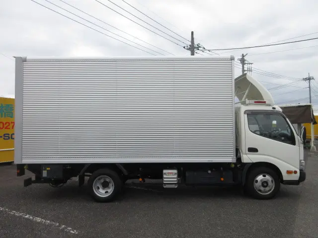 トヨタ ダイナ 2RG-XZU655(2WD)の写真6