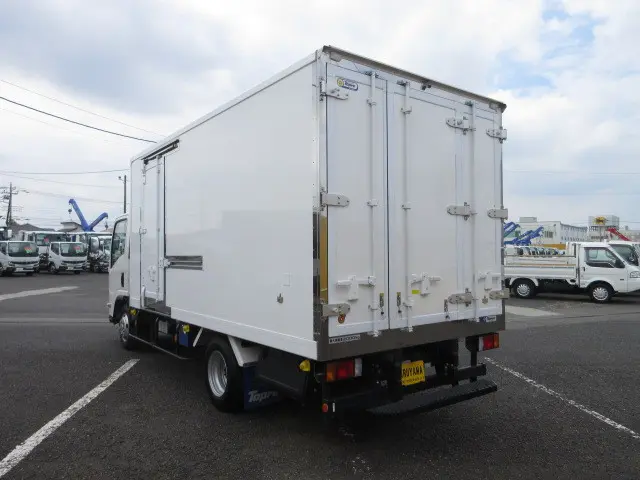 いすゞ エルフ 2RG-NPR88AM(2WD)の写真3
