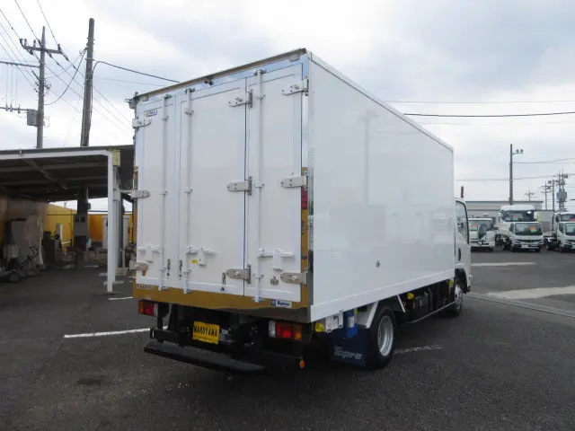 いすゞ エルフ 2RG-NPR88AM(2WD)の写真4