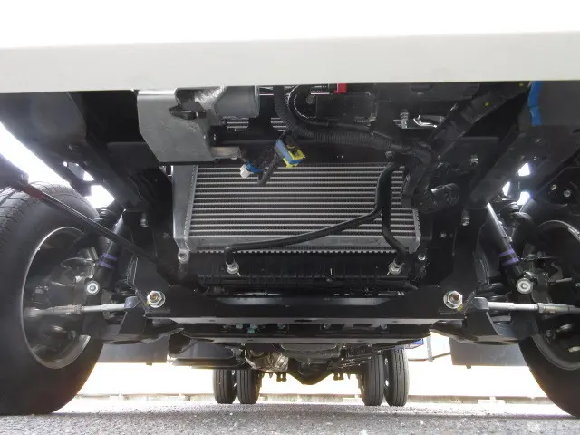 いすゞ エルフ 2RG-NPR88AM(2WD)の写真27