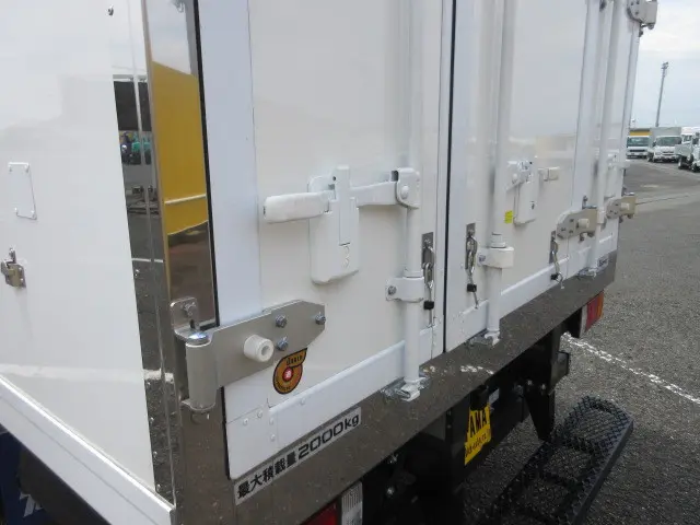 いすゞ エルフ 2RG-NPR88AM(2WD)の写真41