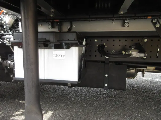 いすゞ エルフ 2RG-NPR88AM(2WD)の写真42