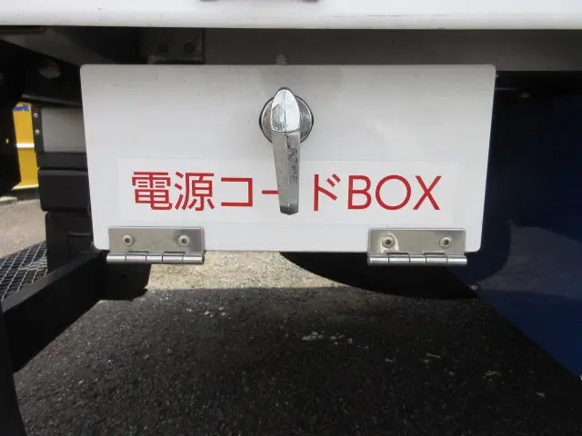 いすゞ エルフ 2RG-NPR88AM(2WD)の写真45