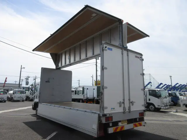 いすゞ フォワード 2RG-FRR90T2(2WD)の写真3