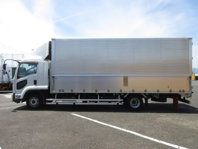 いすゞ フォワード 2RG-FRR90T2(2WD)の写真9