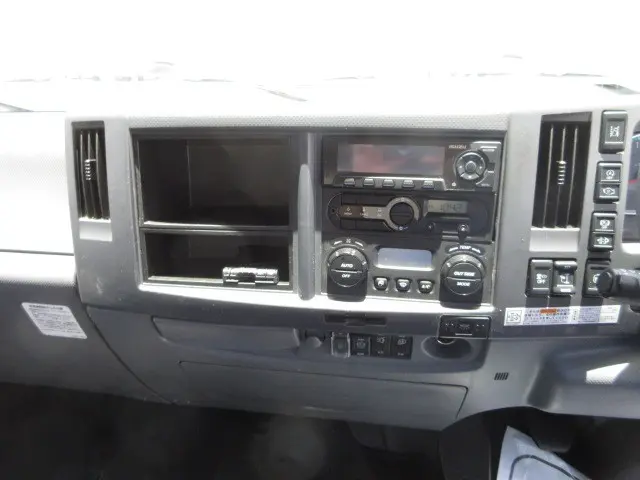 いすゞ フォワード 2RG-FRR90T2(2WD)の写真16