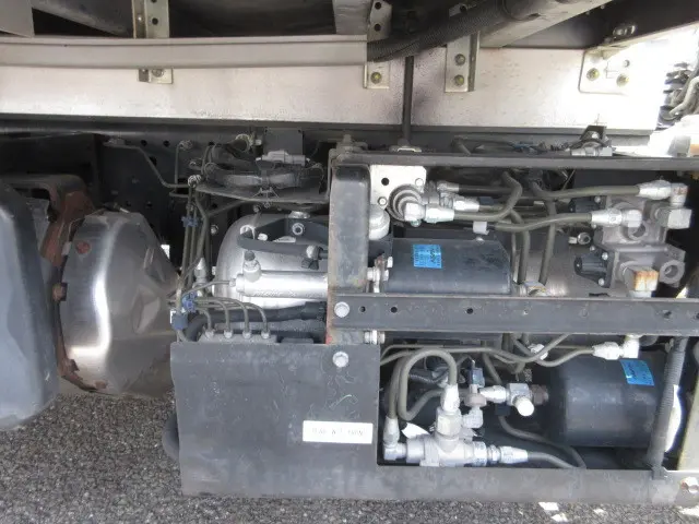 いすゞ フォワード 2RG-FRR90T2(2WD)の写真48