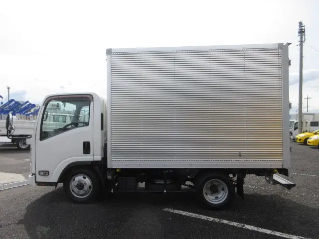 いすゞ エルフ TRG-NLS85AN(4WD)の写真5