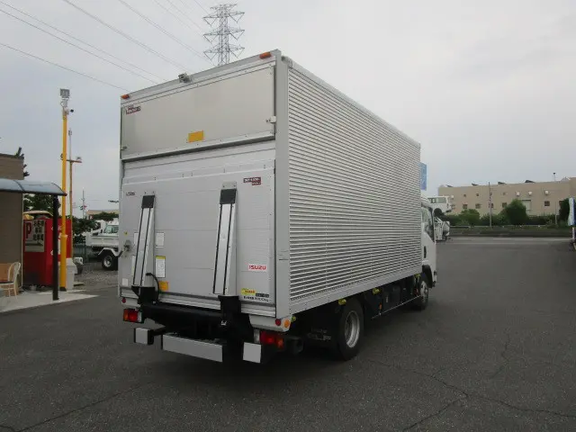 いすゞ エルフ 2RG-NPR88AN(2WD)の写真4