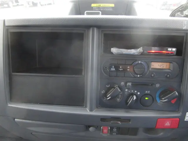 いすゞ エルフ 2RG-NPR88AN(2WD)の写真19