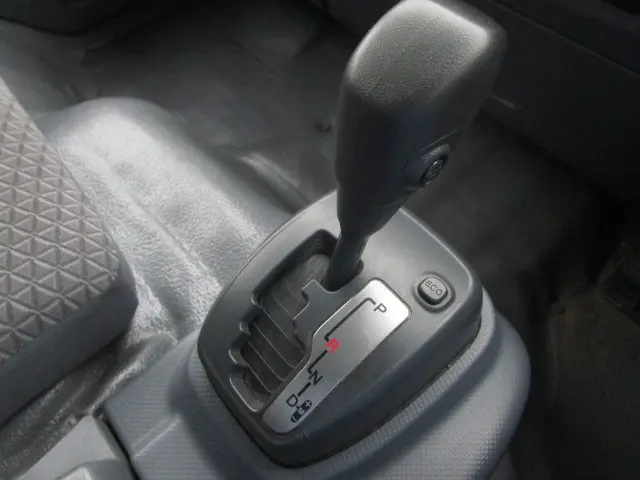 いすゞ エルフ 2RG-NPR88AN(2WD)の写真20