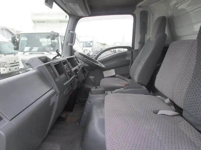 いすゞ エルフ 2RG-NPR88AN(2WD)の写真25