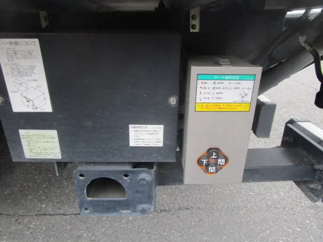 いすゞ エルフ 2RG-NPR88AN(2WD)の写真43