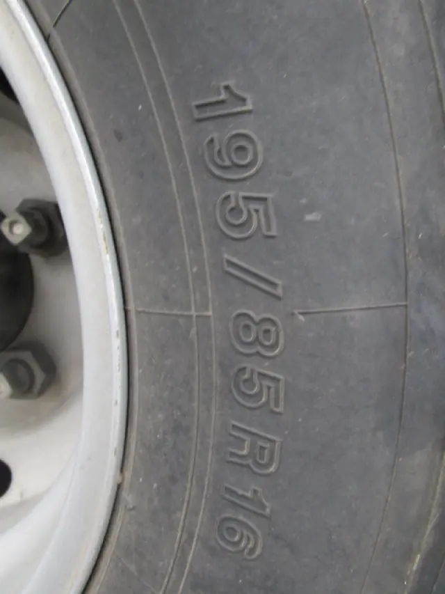 いすゞ エルフ 2RG-NPR88AN(2WD)の写真44