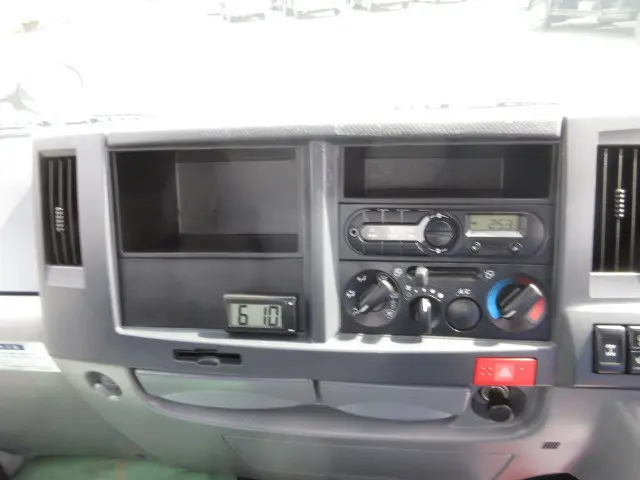 いすゞ エルフ TRG-NHS85A(4WD)の写真12