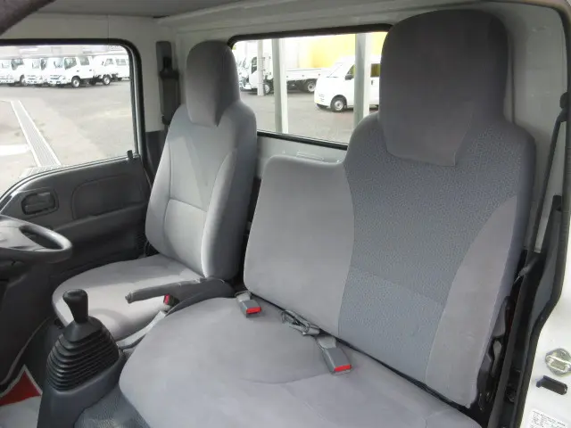 いすゞ エルフ TRG-NHS85A(4WD)の写真15