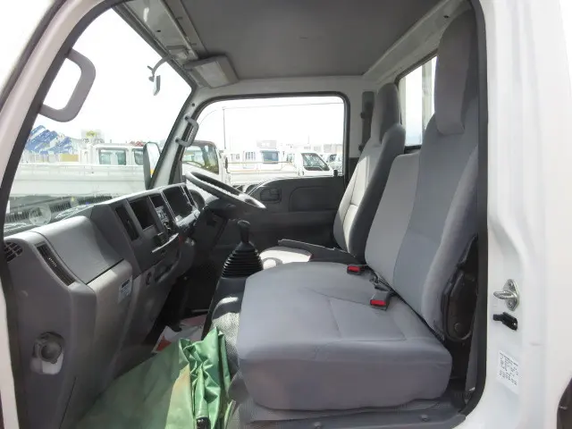 いすゞ エルフ TRG-NHS85A(4WD)の写真17
