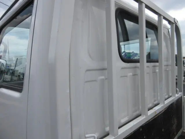 いすゞ エルフ TRG-NHS85A(4WD)の写真34