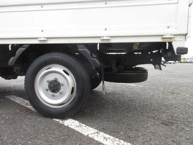 いすゞ エルフ TRG-NHS85A(4WD)の写真40