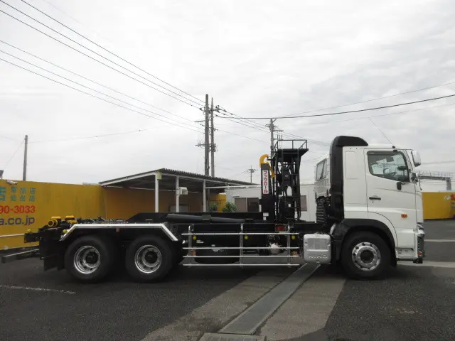 日野 プロフィア 2DG-FS1AJE(6x4)の写真6