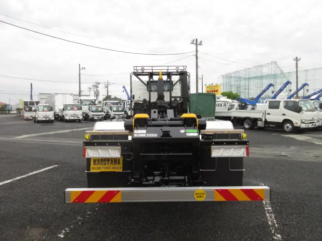 日野 プロフィア 2DG-FS1AJE(6x4)の写真7