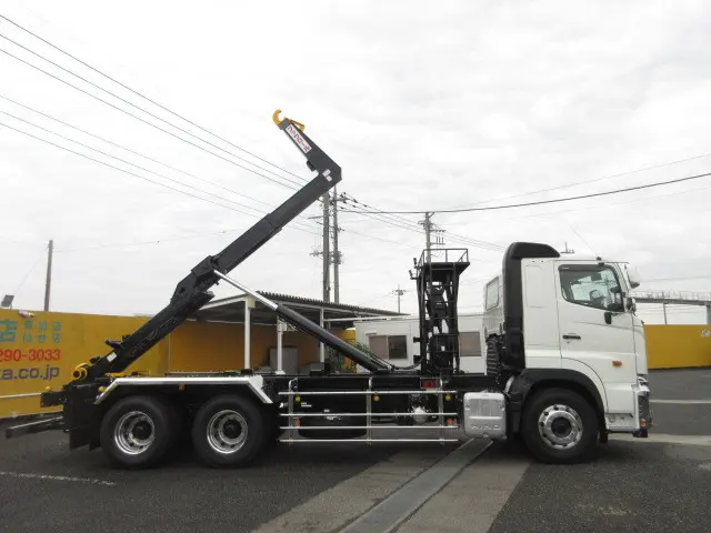 日野 プロフィア 2DG-FS1AJE(6x4)の写真13