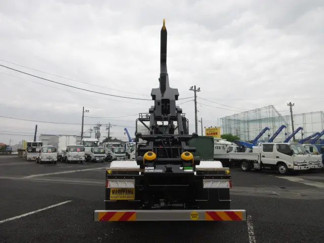 日野 プロフィア 2DG-FS1AJE(6x4)の写真14
