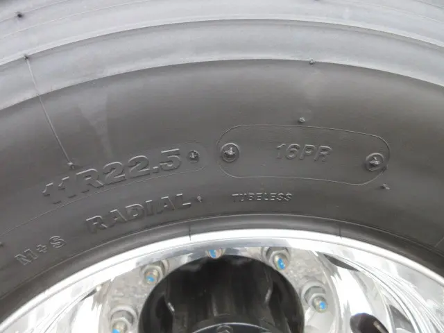 日野 プロフィア 2DG-FS1AJE(6x4)の写真47