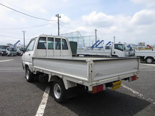 トヨタ タウンエーストラック GK-KM75(2WD)の写真3