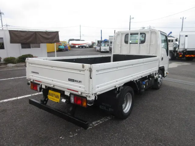いすゞ エルフ 2RG-NHR88A(2WD)の写真4