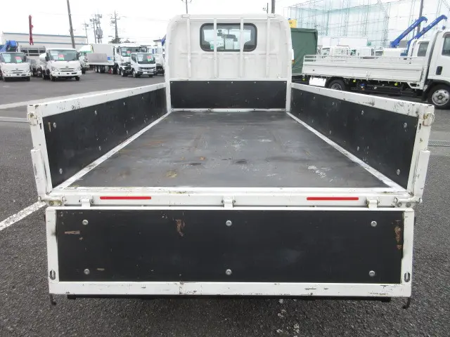 いすゞ エルフ 2RG-NHR88A(2WD)の写真8