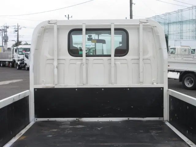 いすゞ エルフ 2RG-NHR88A(2WD)の写真10