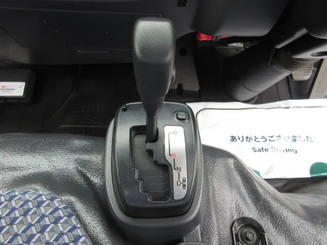 いすゞ エルフ 2RG-NHR88A(2WD)の写真18