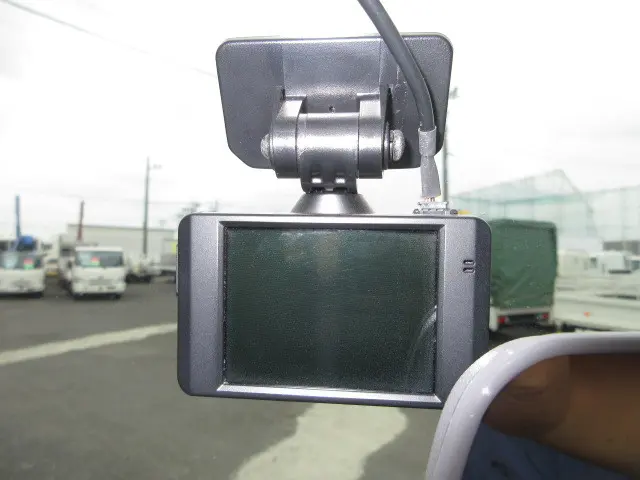 いすゞ エルフ 2RG-NHR88A(2WD)の写真22