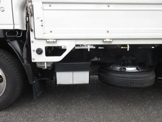 いすゞ エルフ 2RG-NHR88A(2WD)の写真41