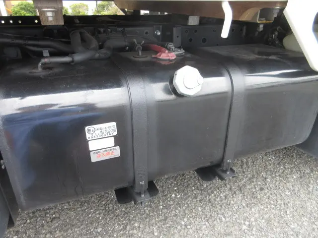 いすゞ エルフ 2RG-NHR88A(2WD)の写真45