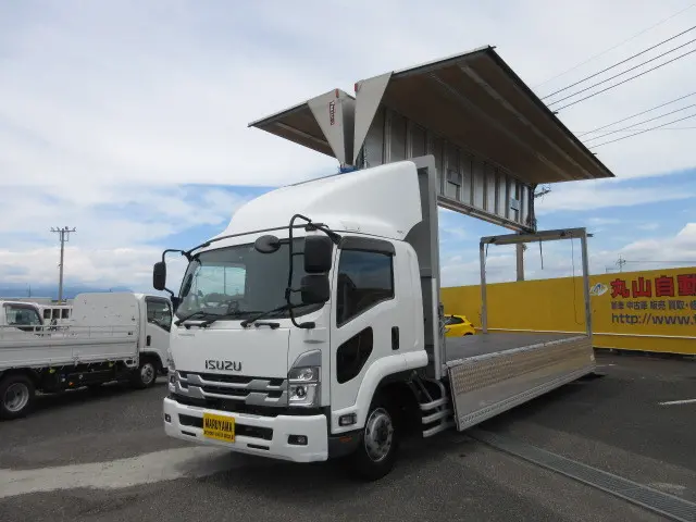 いすゞ フォワード 2RG-FTR90V2(2WD)の写真1