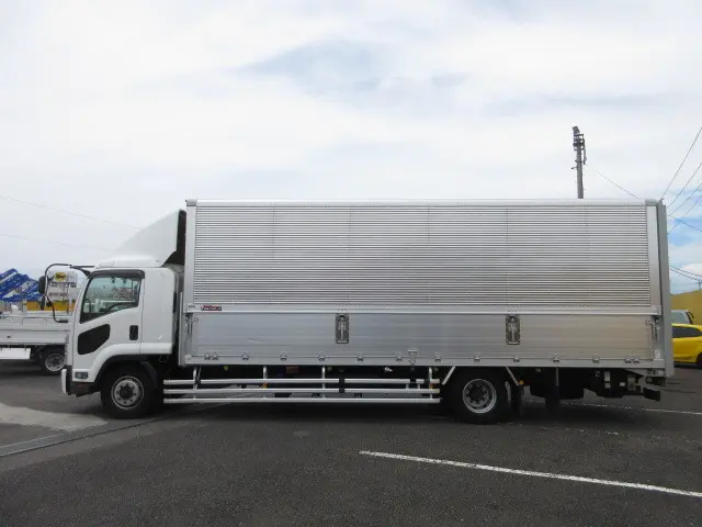 いすゞ フォワード 2RG-FTR90V2(2WD)の写真8