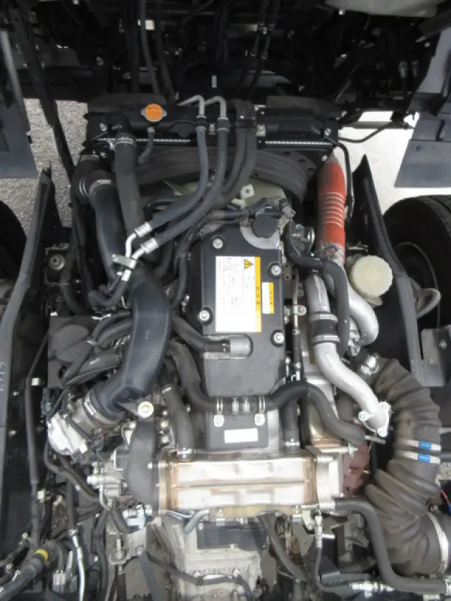 いすゞ フォワード 2RG-FTR90V2(2WD)の写真32