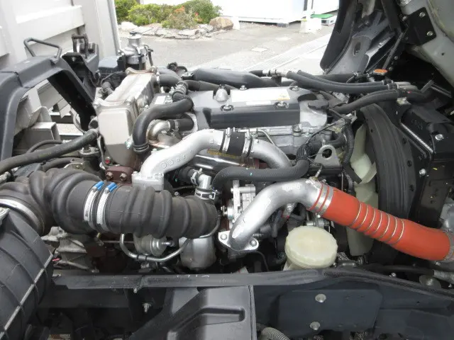 いすゞ フォワード 2RG-FTR90V2(2WD)の写真33