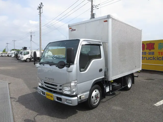 いすゞ エルフ TRG-NHS85AN(4WD)の写真1
